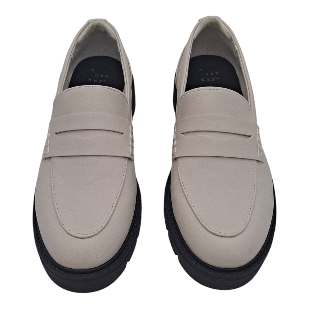 Off White & Black Flats with Modern   Design Loafers Memory Foam Size: 7
